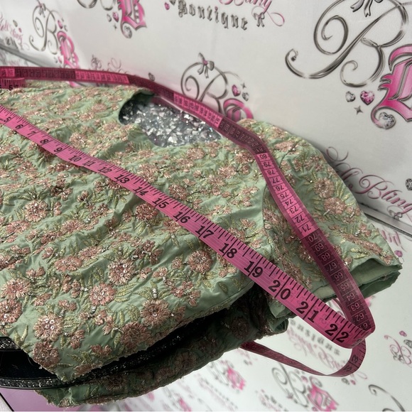 Top embroidered sequins floral flowers cropped Green Floral Women's Top - Picture 6 of 7
